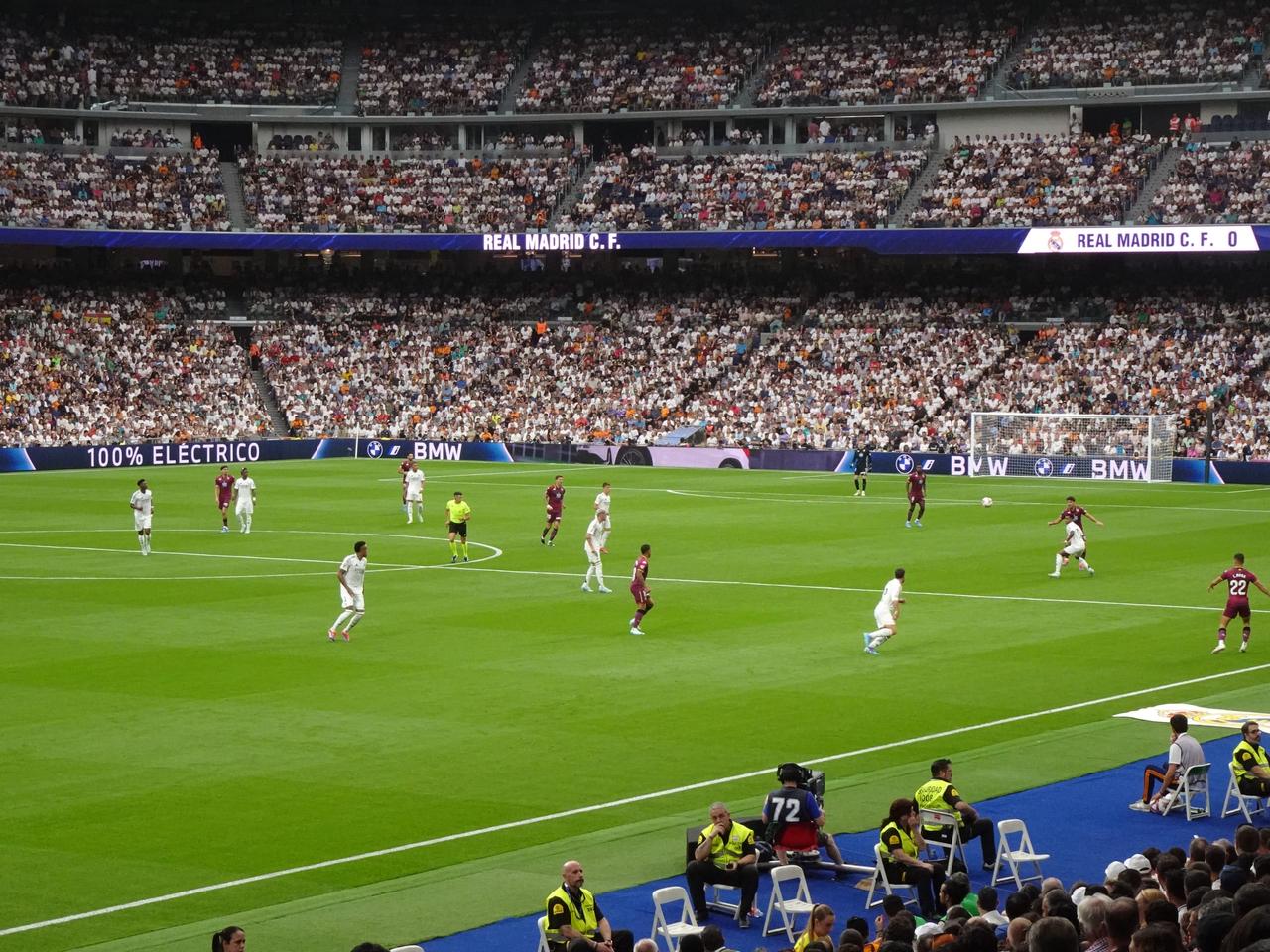 real-madrid 경기장 전경 1